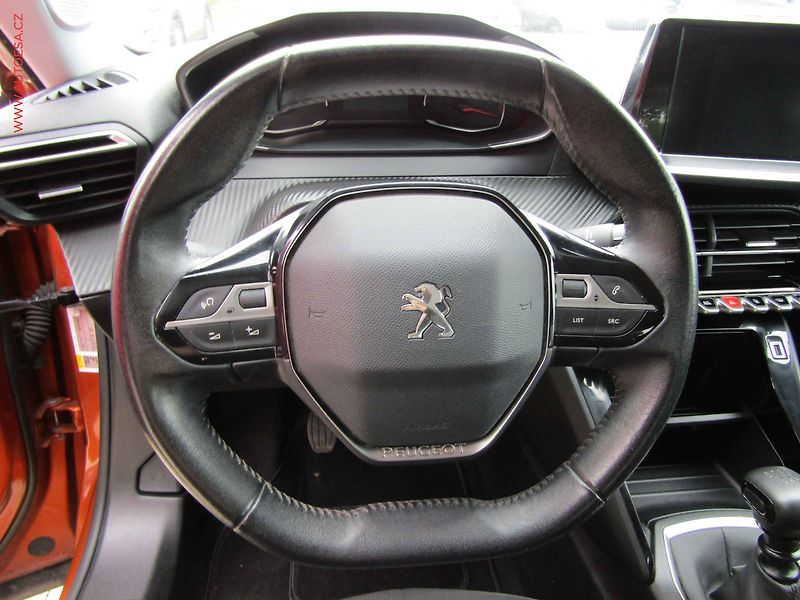 Peugeot 2008 (2020) 1.2PT, AC, servis.kniha - fotka 14 z 14