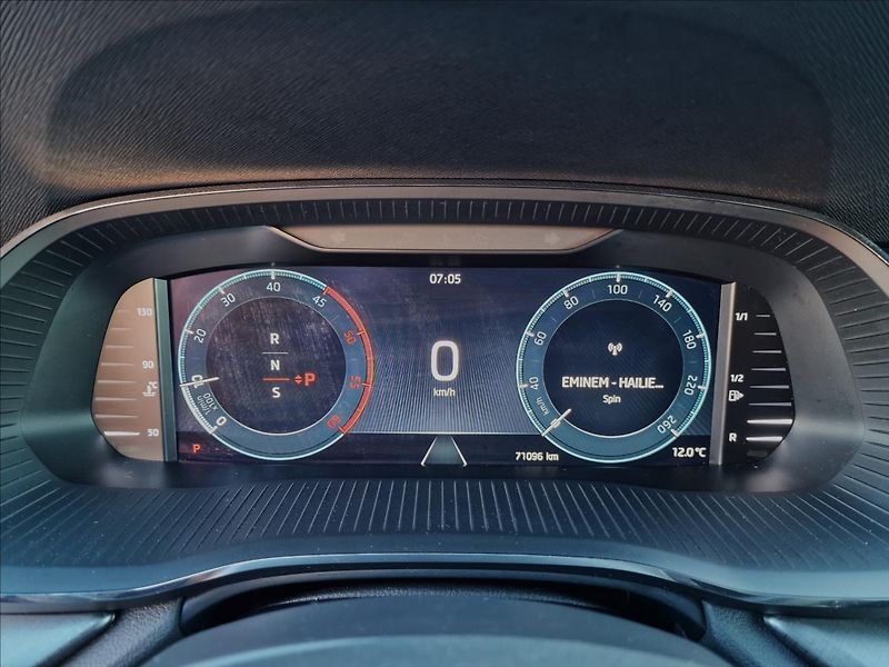 Škoda Octavia 2.0 TDI DSG,původ ČR,1.Maj - fotka 22 z 50