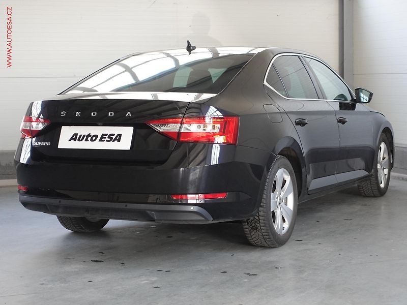 Škoda Superb (2021) 1.5 TSi, 2.maj,ČR, Style - fotka 4 z 28