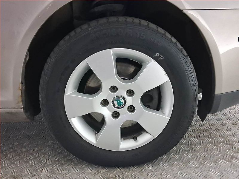 Škoda Octavia (2006) Elegance 2.0 TDI, 4X4, Tažné - fotka 14 z 15