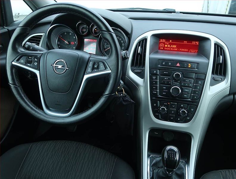 Opel Astra (2014) 1.6 CDTI, Serv.kniha, Tempomat - fotka 7 z 18