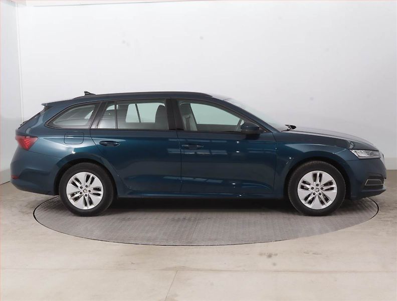 Škoda Octavia (2024) Ambition 2.0 TDI, Automat - fotka 6 z 16