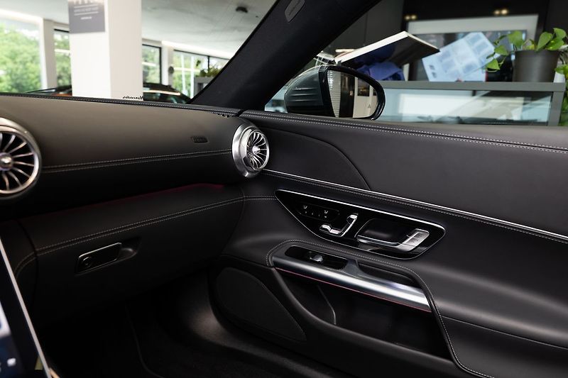 Mercedes-Benz SL 4MATIC+ - fotka 14 z 21