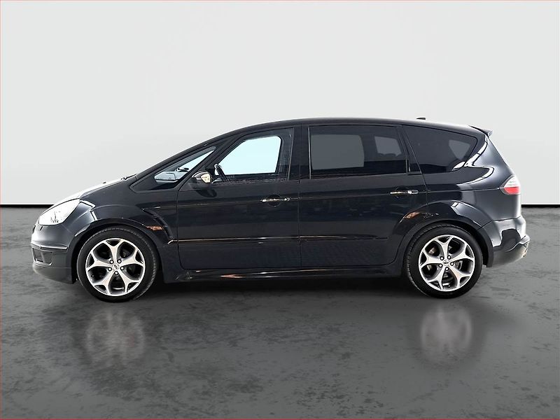 Ford S-MAX (2009) Titanium 2.2 TDCi, 7 míst - fotka 3 z 21