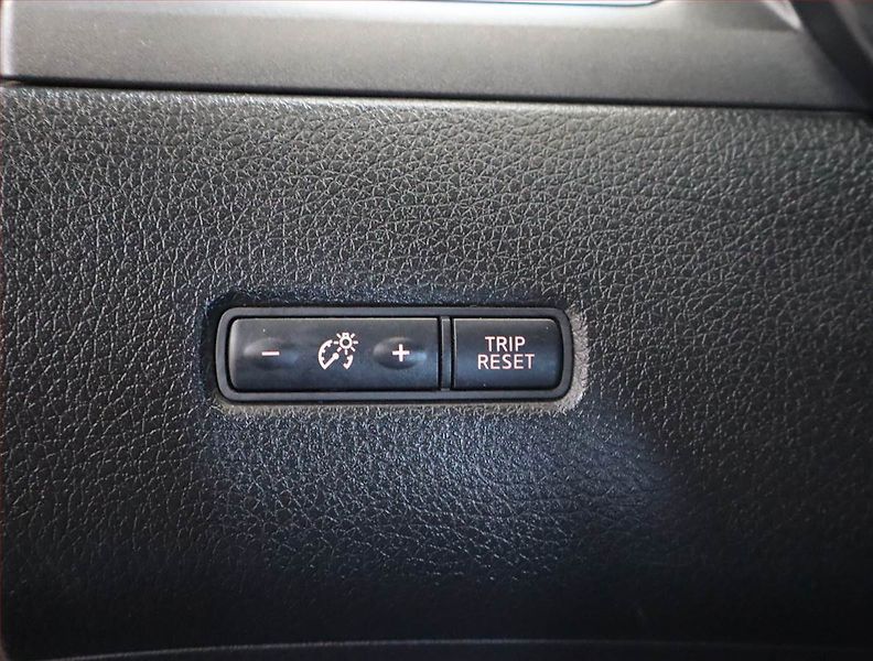 Nissan Pulsar (2016) 1.2 DIG-T, Serv.kniha - fotka 18 z 19