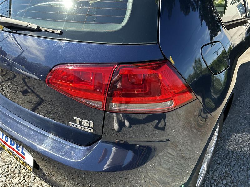 Volkswagen Golf 1,2 TSi  P+Z Senzory,Klimatiza - fotka 33 z 43