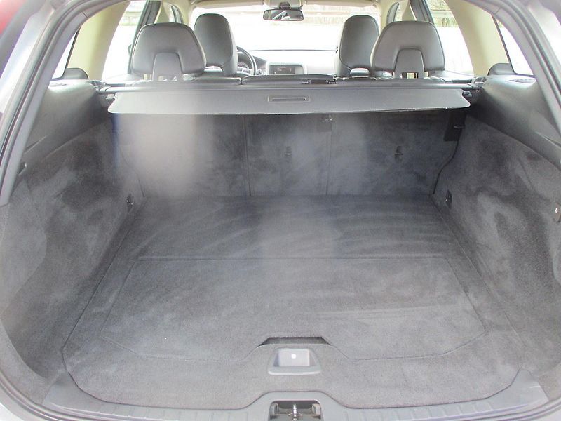 Volvo XC60 2.4 D5*AWD*NAVI*198 tkm*SUMMUM - fotka 39 z 56