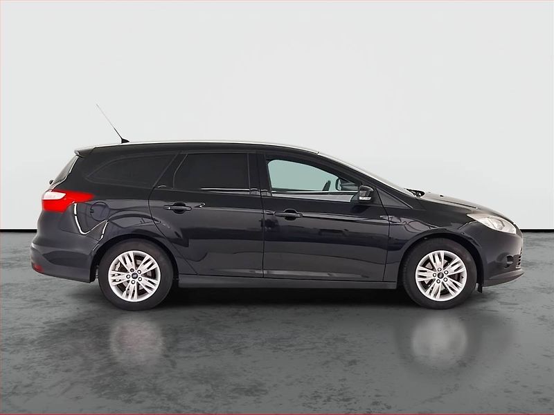 Ford Focus (2014) 1.6 i, Serv.kniha, Tempomat - fotka 6 z 20