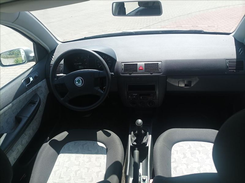 Škoda Fabia 1,2 Elegance - fotka 8 z 16