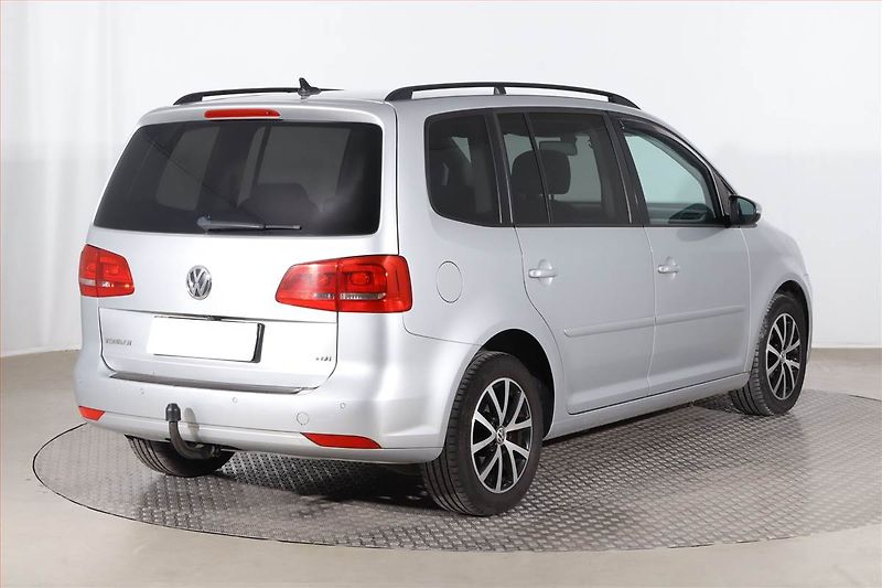 Volkswagen Touran (2013) 1.6 TDI, Automat, Serv.kniha - fotka 5 z 22