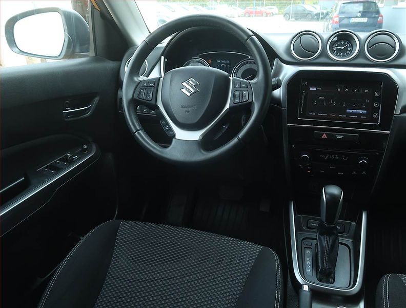 Suzuki Vitara (2019) 1.4 BoosterJet, 4X4, Automat - fotka 7 z 22