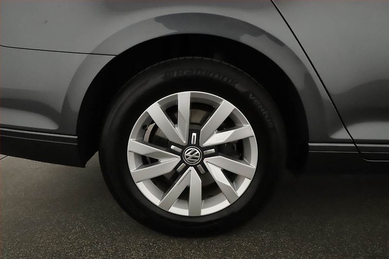 Volkswagen Passat (2016) 1.6 TDI, Navi, Tempomat - fotka 12 z 15