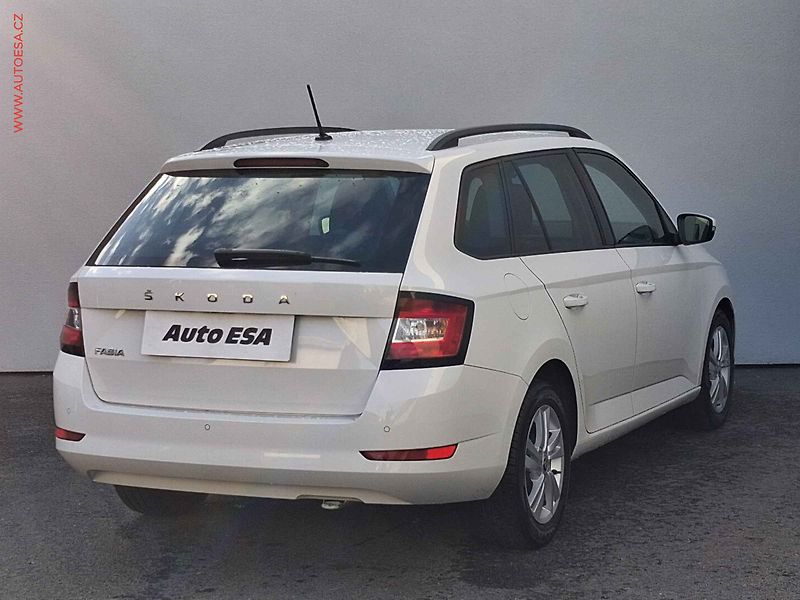 Škoda Fabia (2023) 1.0 TSi, 2.maj,ČR, Ambition - fotka 4 z 17