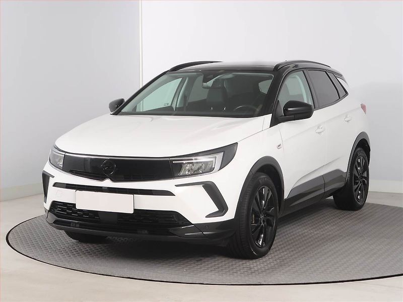 Opel Grandland X (2022) 1.2 Turbo - fotka 2 z 12