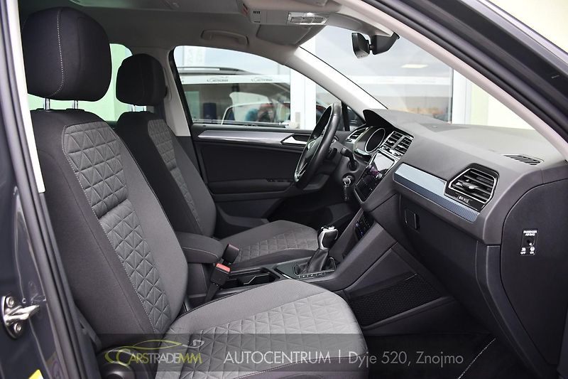 Volkswagen Tiguan 2.0TDi DSG NAVI TAŽNÉ ČR 1.M - fotka 16 z 53