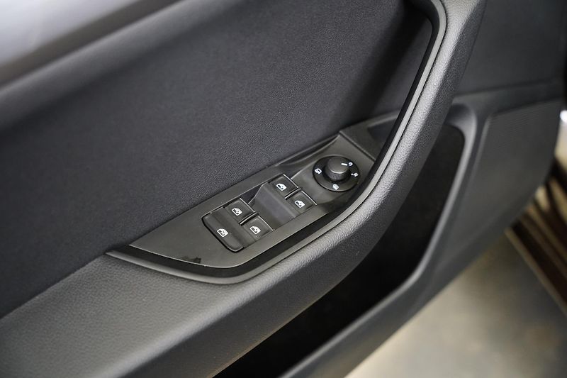 Škoda Superb - fotka 13 z 27