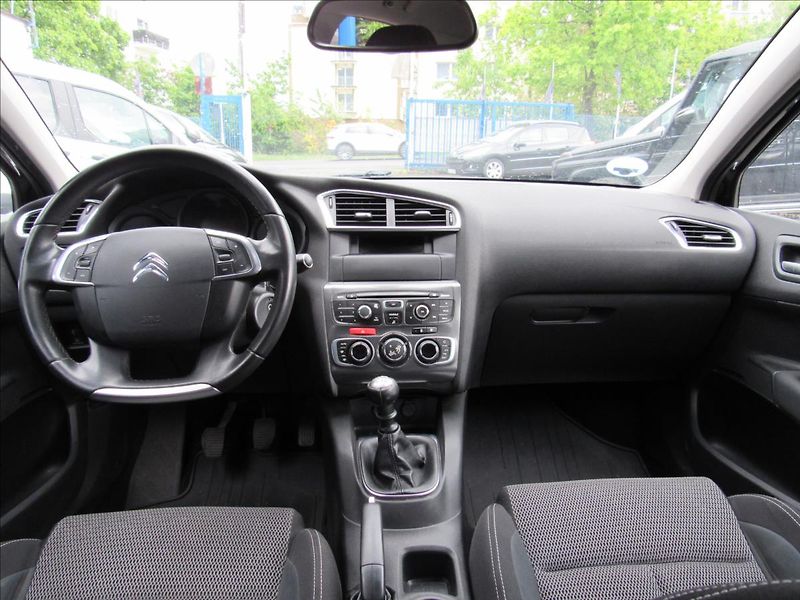 Citroën C4 1,2 96kW - fotka 11 z 29