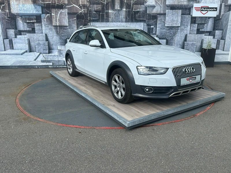 Audi A4 Allroad (2012) 2.0TDi, 105KW, 4x4, B&O - fotka 1 z 27