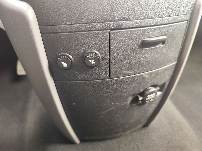 Hyundai H 1 2.5 CRDi/100kW Tour 8.Míst - fotka 20 z 26