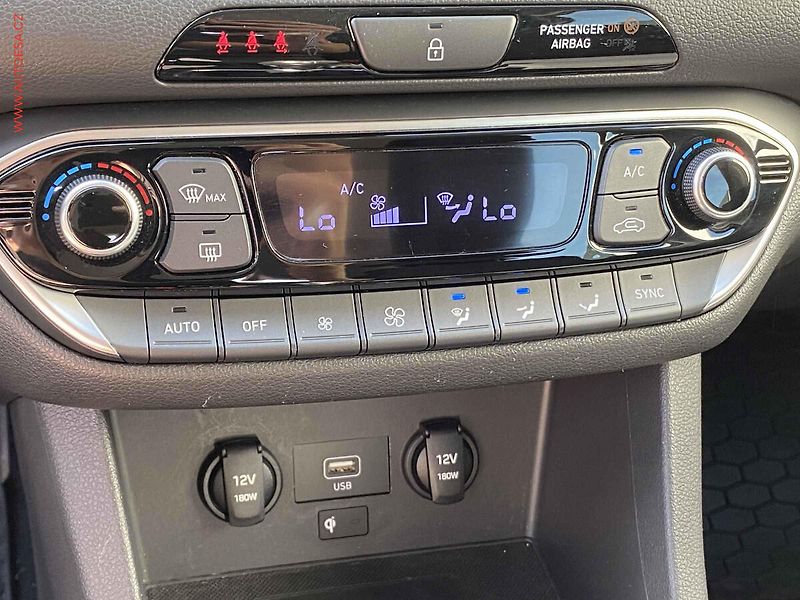 Hyundai i30 (2022) 1.5 i, 1.maj,ČR, Smart - fotka 15 z 17