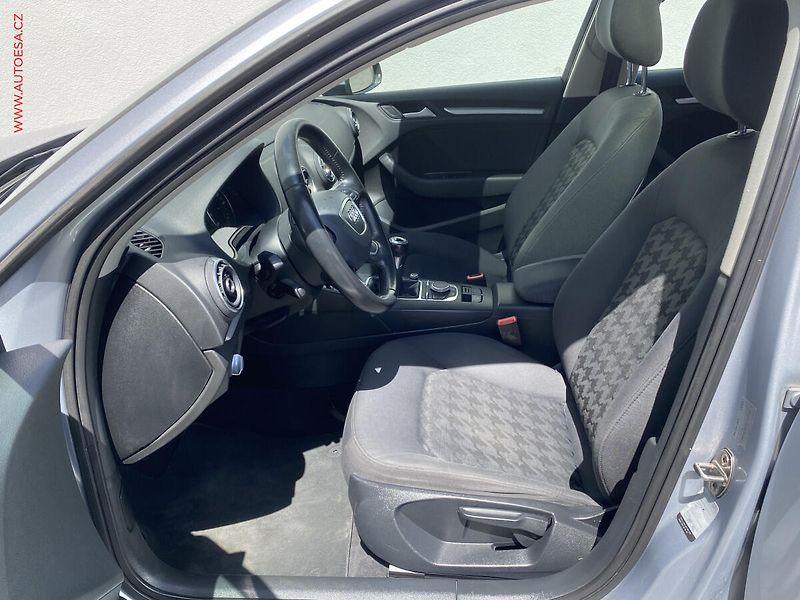 Audi A3 (2014) 2.0 TDi, Attraction, bixen - fotka 9 z 16