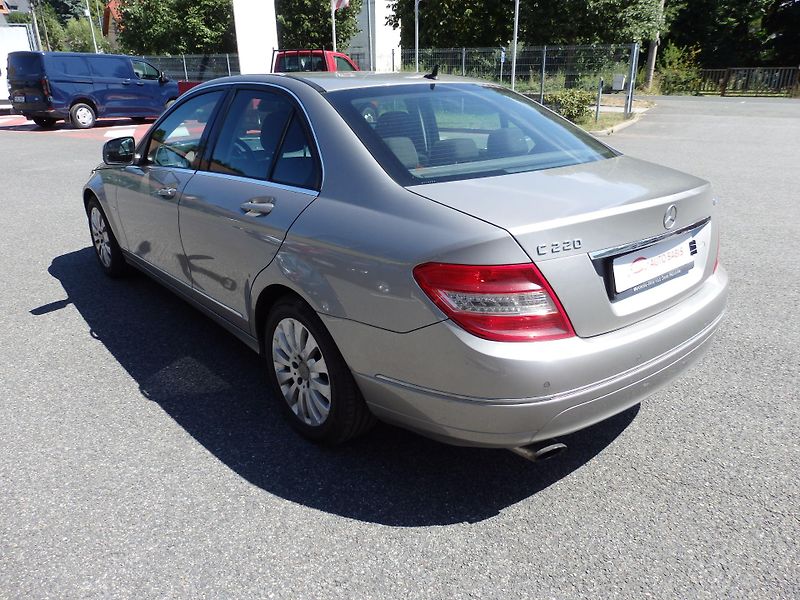 Mercedes-Benz Třídy C (2008) 220CDi Elegance - fotka 4 z 9