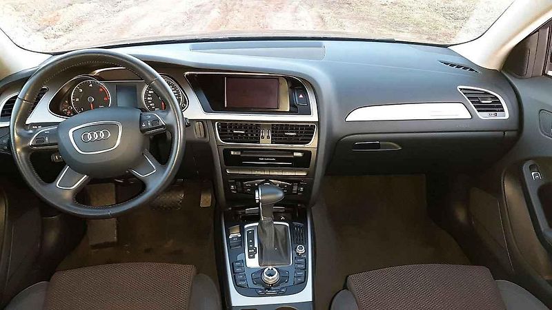 Audi A4 Allroad je reprezentativní a téměř k nerozeznání od většího allroadu odvozeného od A6. 2