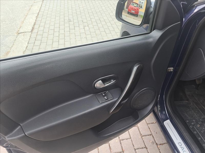 Dacia Sandero 1,0 SCe - fotka 14 z 35