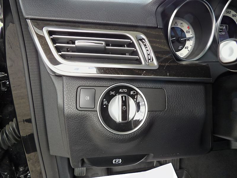 Mercedes-Benz Třídy E 350d 4Matic Airmatic TZ 360° - fotka 20 z 37