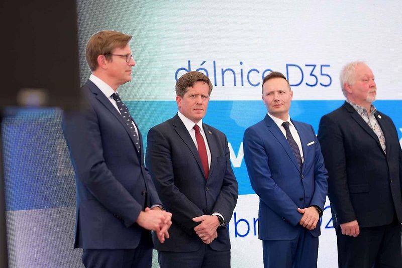 Kontrolní den na stavbě dálnice D35 u Vysokého Mýta.