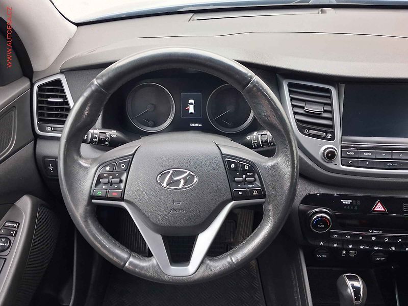 Hyundai Tucson (2015) 2.0 CRDi 4x4, 1.maj, AT - fotka 11 z 19