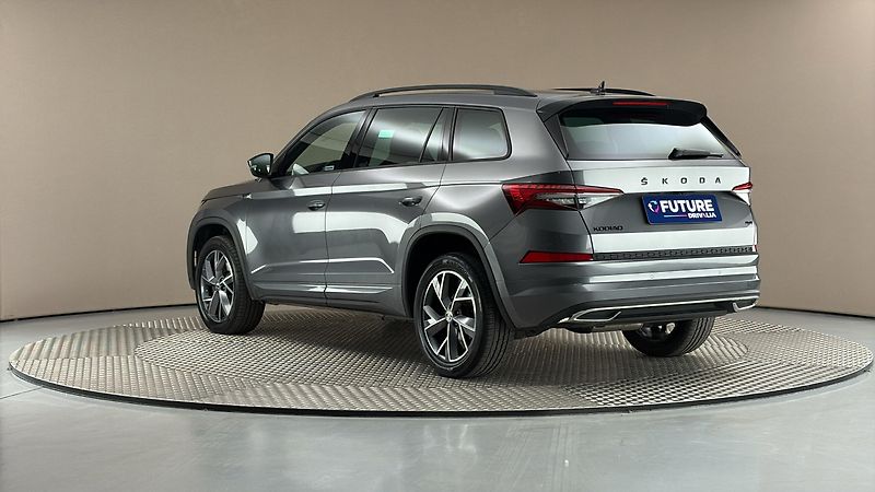 Škoda Kodiaq 2.0 TDI DSG 4x4 Sportline - fotka 2 z 29