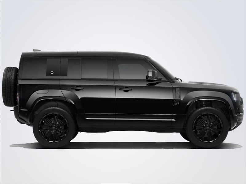 Land Rover Defender (2026) 4,4 110 OCTA Black P635 V8 AWD - fotka 2 z 7