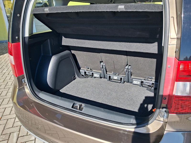 Škoda Yeti (2014) 1,2TSi DSG NAVI BEZ KOROZE! - fotka 15 z 38