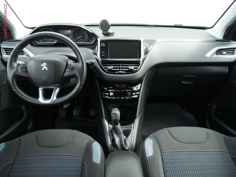 Peugeot 208 (2014) 1.6i, ČR, autoAC, temp - fotka 8 z 15