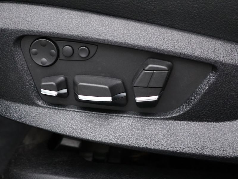 BMW Řada 5 3,0 530d 190KW xDrive CZ - fotka 15 z 31