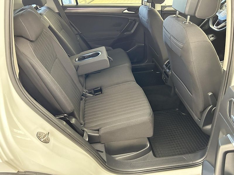 Volkswagen Tiguan Allspace 2.0 TDI 4x4 Elegance - fotka 23 z 30