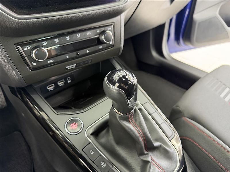 Seat Arona 1,0 i, FR Edition,tažné,temp. - fotka 21 z 34