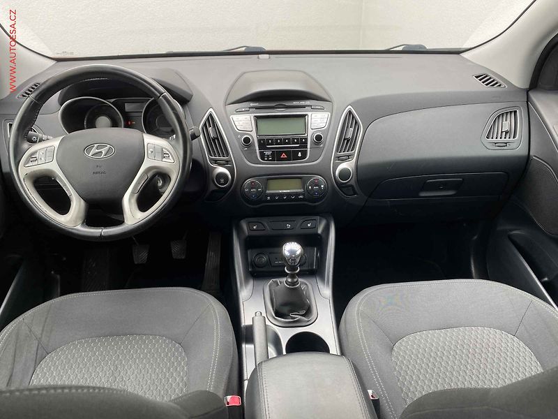 Hyundai ix35 (2013) 1.6 GDi 2WD, Comfort, +kola - fotka 8 z 15