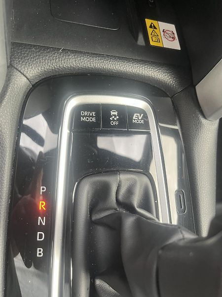 Toyota Corolla Cross (2025) 2,0 HEV Style Tech (2x4) - fotka 13 z 13