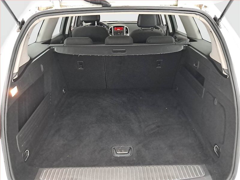 Opel Astra (2011) 2.0 CDTI, nová STK, Tažné - fotka 13 z 16