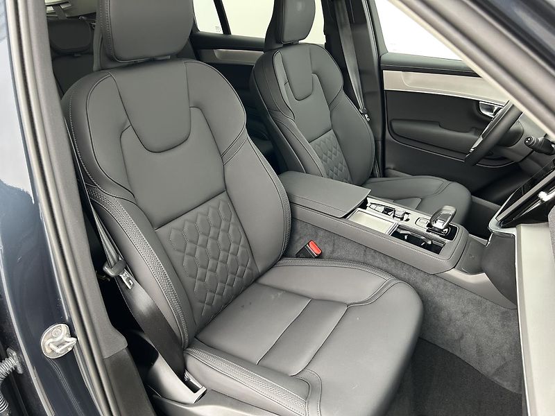 Volvo XC90 2.0 T8 4x4 . - fotka 13 z 28