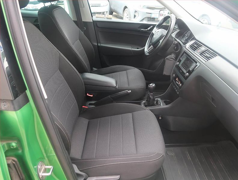Škoda Rapid (2015) Elegance 1.4 TDI, Tempomat - fotka 9 z 14