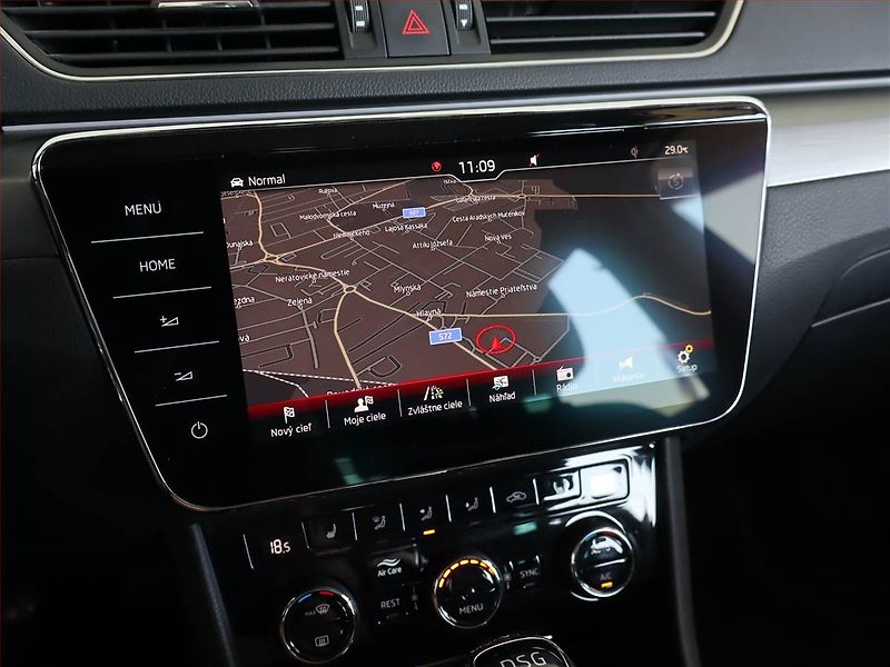 Škoda Superb (2018) 2.0 TDI - fotka 21 z 25