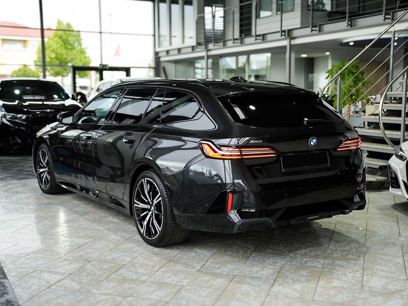 BMW Řada 5 520d xDrive M-Sport DrivAs+ HK - fotka 4 z 22