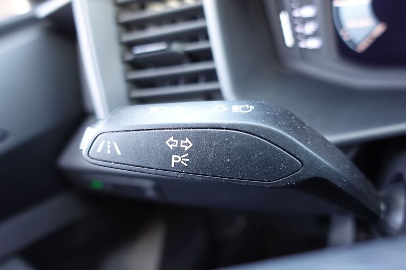 Audi A1 1,0TFSi 70kW S-line - fotka 21 z 25