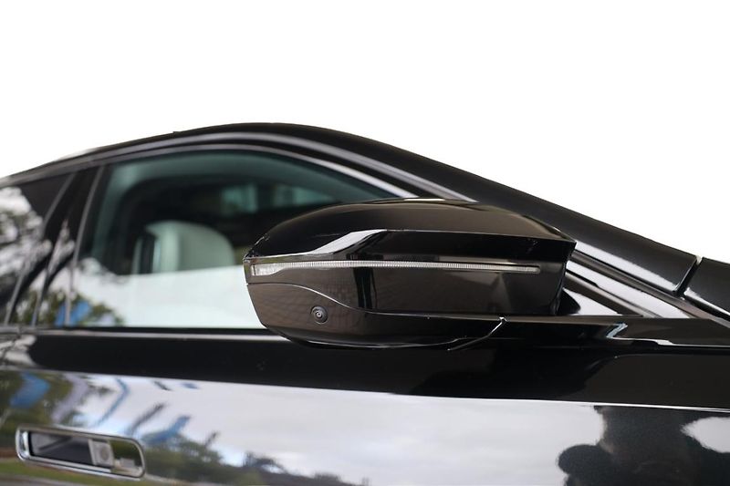 BMW i7 M70 - fotka 26 z 38