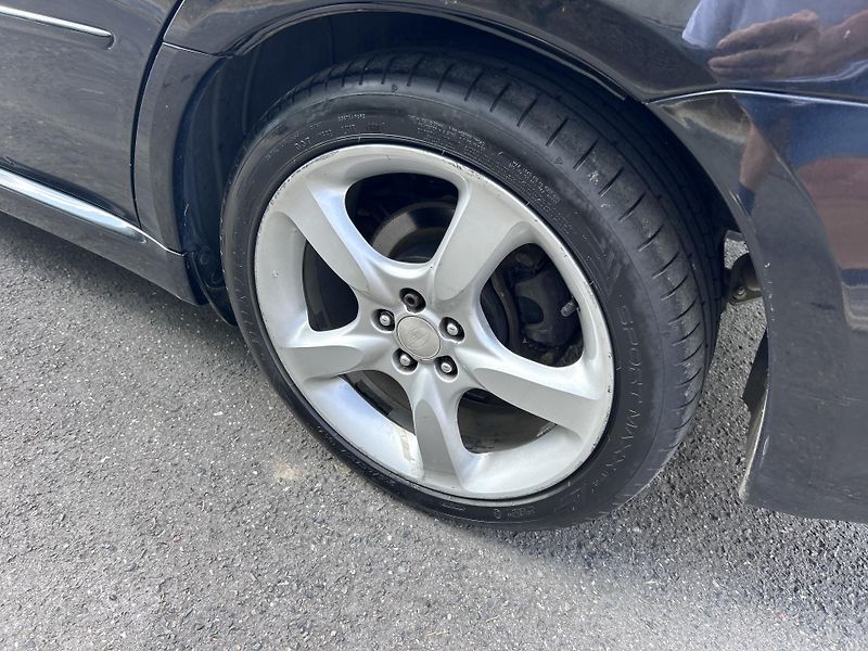 Subaru Legacy kombi 2.0 Active AWD - fotka 30 z 33