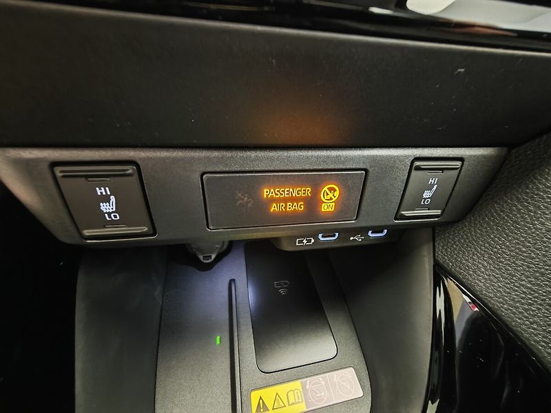 Toyota Yaris 1.5 Hybrid Style - fotka 24 z 29