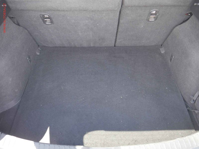 Mazda 3 (2014) 2.0i, ČR, AC, bixen - fotka 7 z 22
